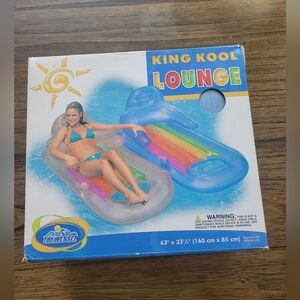 The wet set king Kool lounge